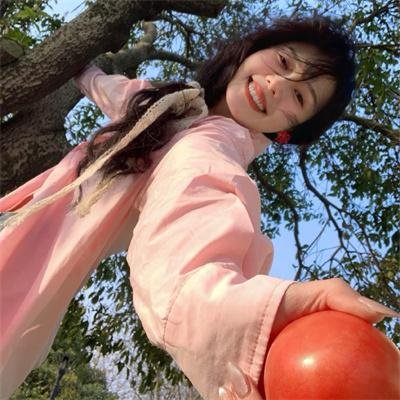 湖畔春光