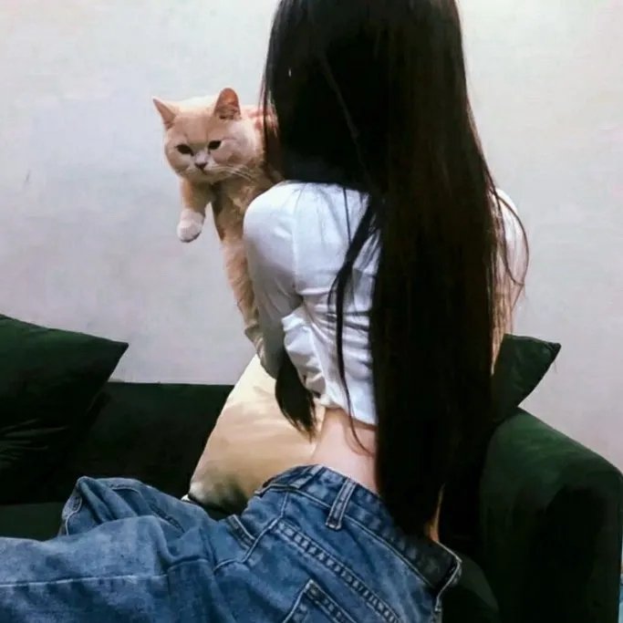 女孩年轻时所遭受的苦楚